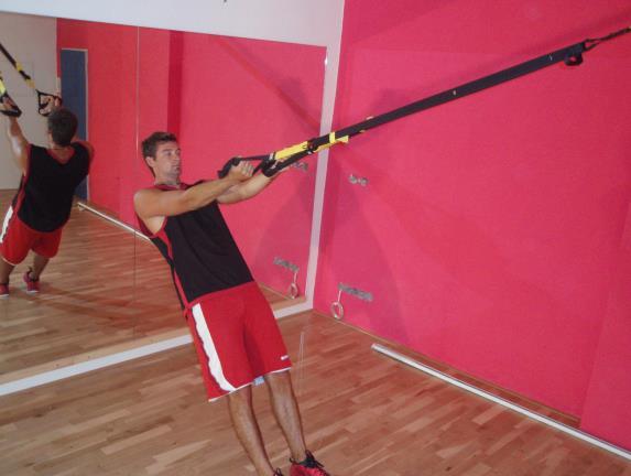 9. Bicepsový přítah Obrázek č: 19a, Zdroj: (autor, 2013) Obrázek č: 19b,