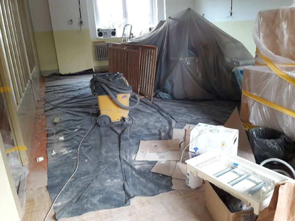 1.3. Letní prázdniny v MŠ Děti s rodiči si užívaly letní radovánky, cestovaly, jezdily na výlety a v budově školky začali pracovat řemeslníci.