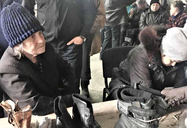 Čína NeHEMIA INFO 9 i 180. Pravidelně se staráme o seniory, kterým vozíme obědy, léky a hygienické potřeby. Sociálně slabým rodinám poskytujeme potravinové balíčky.