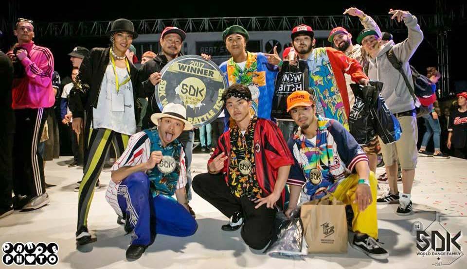 JEDOVNICKÝ ZPRAVODAJ 07/08 2017 SDK Crew Winner (made in Japan). Autorem fotky je Petr Krupik Krupička - Dancephoto ská Crew, která ve finále porazila High Edition z Brna.
