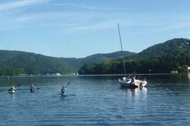 Ze Záhořan se dostanete po cca 4 km k Maškově mlýnu a vyhlídce na Vltavu. Dále se dá pokračovat po červené přes Březovou-Oleško do Vraného nad Vltavou.