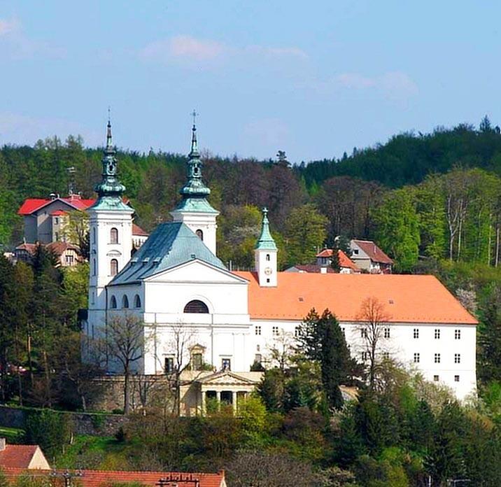 DIO BENU INTERNACIA KATOLIKA UNUIĜO ESPERANTISTA 2016 Katolika Sekcio de ĈEA Gazeto de IKUE-Katolika Sekcio de ĈEA Agnoskita kiel laika eklezia organizaĵo Jaro 2016 (26) Numero 2 (102) ISSN 1803-8387