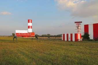 Sada letištních radiolokátorů RPL-2000 PSR polovodičový radar