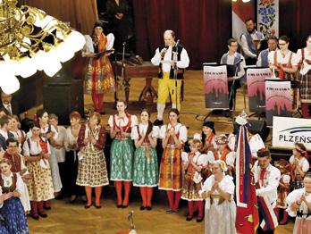 Pošumavský věneček v Praze se vydařil foto: Jiří HALFAR a Jiří JANDA pochodu