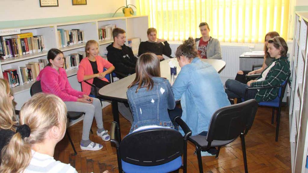 proběhly volby Zástupci tříd pro Školní studentský parlament zvolili předsedou Luboše Hradce z MMT3 a místopředsedkyní Pavlínu Běleckou z MMT4.
