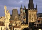 Po raných trojrozměrných keramikách a monumentálních reliéfech se tvorba Marty Taberyové ustálila na reliéfních obrazech. Tématem je každodenní život, náš domov i jeho okolí, svět květin a zvířat.