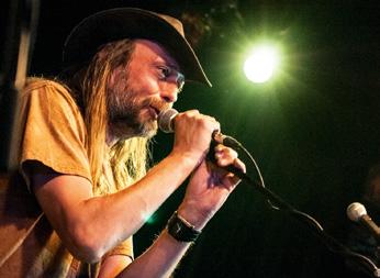pá IRISH DEW - keltská hudba 30. so TĚLA - folk, rock (Liberec) 31. ne Jan SPÁLENÝ & ASPM Aktuální změny programu na www.balbinka.cz BLUES SKLEP l Praha 1, Liliová 10 l informace tel.