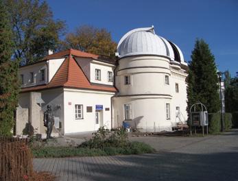 PLANETÁRIUM HVĚZDÁRNY l SPECIÁLNÍ VÝSTAVA - Nové obzory - kosmická sonda New Horizons je tím nejrychlejším strojem, jaký kdy člověk postavil.
