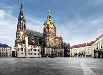 PRAŽSKÝ HRAD PRAŽSKÝ HRAD SÍDLO ČESKÝCH KNÍŽAT A KRÁLŮ OD KONCE 9. STOLETÍ, KTERÉ SE VYVÍJÍ NEPŘETRŽITĚ PO JEDENÁCT SET LET. DNES SÍDLO PREZIDENTA REPUBLIKY.