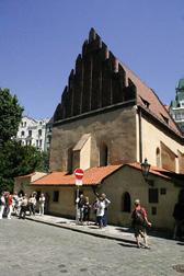 MUZEA Židovské muzeum v Praze l U Staré školy 1, Praha 1 l Židovské muzeum v Praze založené v roce 1906 je největším muzeem tohoto druhu v Evropě.