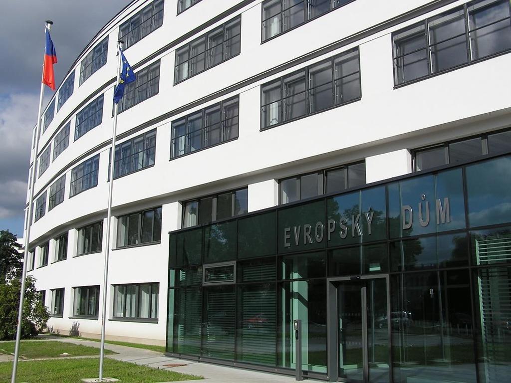 : 485 226 129 Radka Ženíšková M.A. r.zeniskova@ern.cz tel.