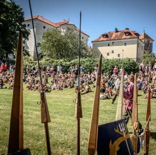 Byli pevně spojeni s přírodou. My dnes zažíváme často pocity vykořenění a vyčerpání.