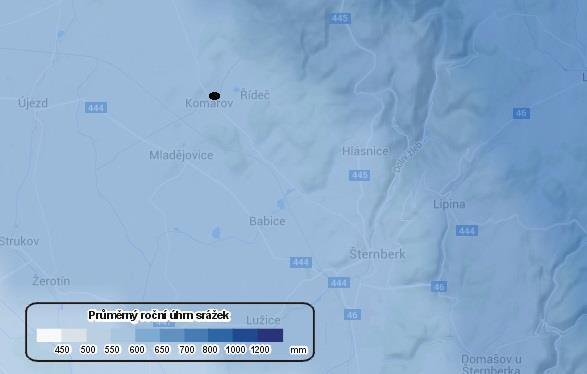 Obrázek 4: Obec Komárov na mapě průměrných ročních srážek, zdroj: http://158.194.229.229/app/stepanova10/map.