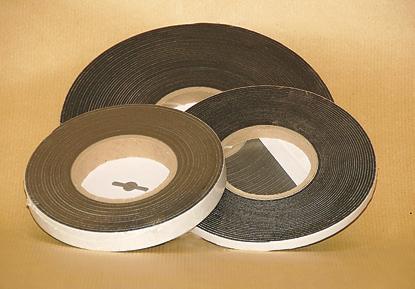 Provedení: Aluminium délka 10 m šíře v ALU 7,5 cm 4 ks 1130 205,80 15,0 cm 2 ks 1131 453,60 TĚSNĚNÍ DO OKEN A DVEŘÍ (z EPDM pryže)