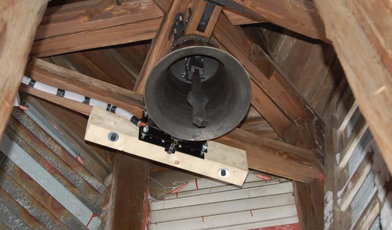 Plzeňský kraj Obec Těškov instalace zvonu do obecní kapličky V centru obce