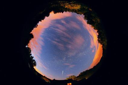 Součástí těchto pozorování na hvězdárně je i prohlídka výstav, týkajících se jednak úpické hvězdárny, jednak témat astronomických či příbuzných oborů.