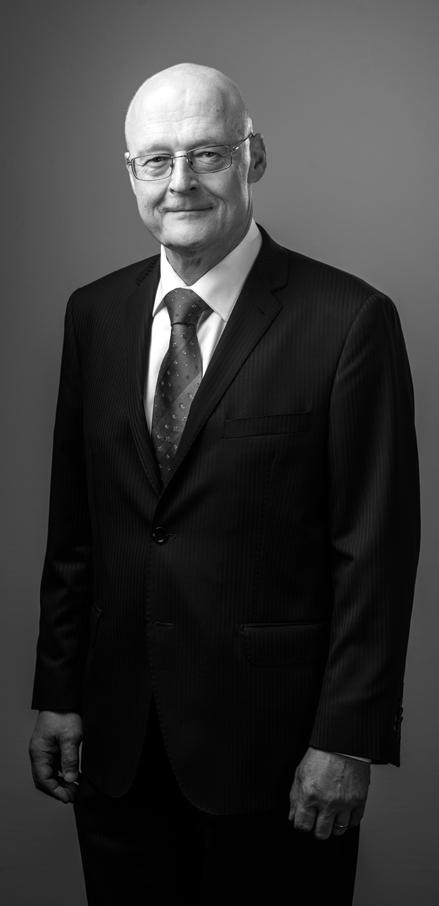 02 v r. 2017. Byla zprovozněna nová příčná dělicí linka v Hradci Králové, která nám umožní ještě rychleji a flexibilněji reagovat na potřeby našich zákazníků v oblasti služeb dělení.