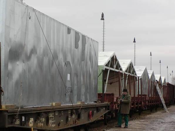 Akustické kapoty jsou transportovány v ochranném pozinkovaném obalu.