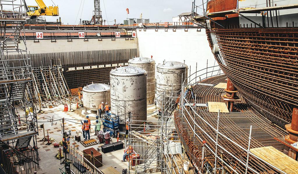 Obrovské moře problémů Prakticky hned po zahájení výstavby se začal v týmu Westinghouse projevovat nedostatek zkušeností.