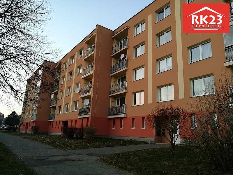 4) Bytová jednotka 1+1 Nabídková cena: 550 000 Kč Upravená nabídková cena: 16 176 Kč/m 2 Lokalita: Stráž pod Ralskem, okres Česká