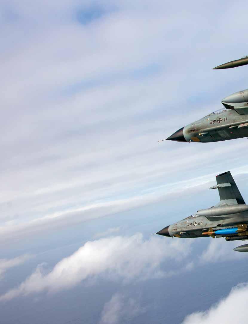 Připraveno ve spolupráci s redakcí Armádních novin 36 Připraveno ve spolupráci s redakcí ATM A report A report 11/2017 8/2017 Tornado v Luftwaffe jde s dobou Bojové letouny Tornado z výzbroje