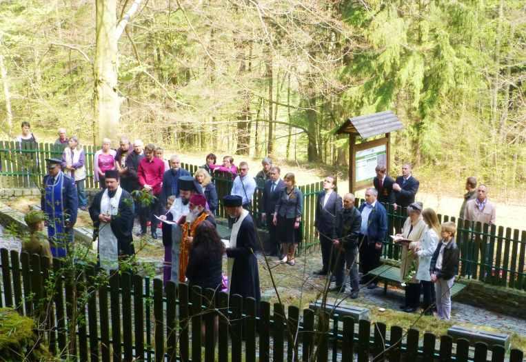 PANYCHIDA NA LESNÍM HŘBITOVĚ V BORKU 13. 5. 2017 Za druhé světové války byl, mimo jiných, v roce 1941 v lokalitě Borek vybudován tábor, do něhož byli umístění sovětští zajatci.