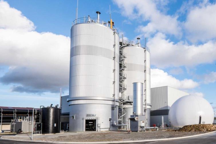 b) bioplynová stanice - převážné množství instalovaných bioplynových stanic v ČR je určena ke zpracování zemědělských produktů a cíleně pěstovaných plodin a nejsou vhodné pro zpracování komunálních