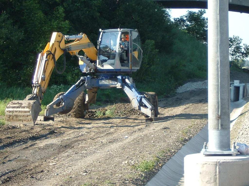 Výroční zpráva 2006 9 Známé skutečnosti k datu vydání výroční zprávy 9 ZNÁMÉ SKUTEČNOSTI K DATU VYDÁNÍ VÝROČNÍ ZPRÁVY Valná hromada GJW Praha konaná dne 12.4.