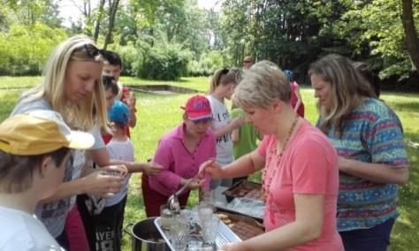 Podpořit ho přijeli studenti OA TGM z Kostelce nad Orlicí se svojí kapelou