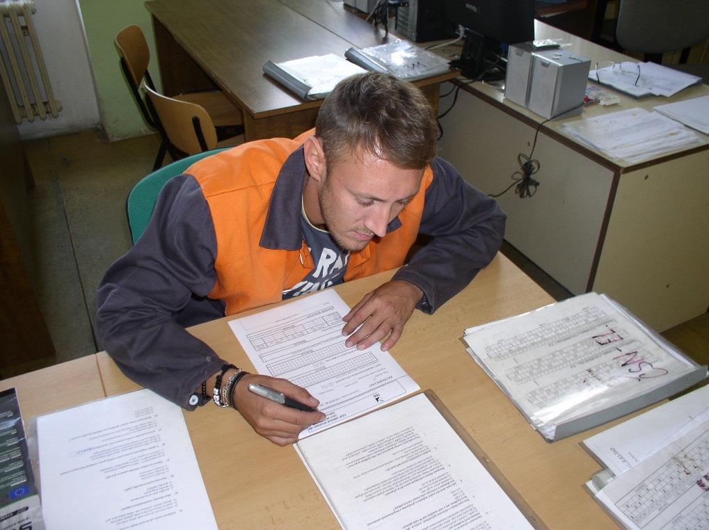 Další aktivity v rámci odborného výcviku Ve školním roce 2016/2017, tak jako v letech minulých, byl úsek PV donucen kromě edukační činnosti vytvářet tzv.