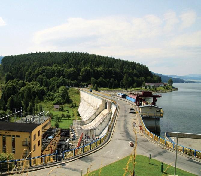 VODNÉ DIELO ORAVA Oravská priehrada 49.399722 N, 19.545556 E okres: Námestovo, Tvrdošín obec : Námestovo VZNIK: 1954 NATURA 2000 Územie Európskeho významu Zdroj: www.orava.