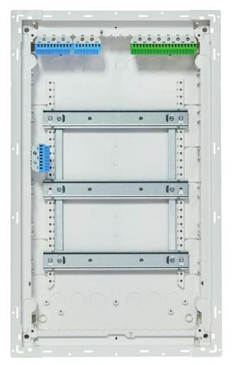 Kombinované skříně obsahují elektromagneticky odstíněný prostor pro instalaci multimediálních komponent.