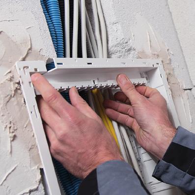 která usnadňuje instalace v budovách, zvyšuje účinnost rozvodu a přináší nové