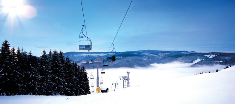 Novinky v SkiResortu ČERNÁ HORA - PEC Pro vyznavače lyžování, snowboardingu, freestylu i telemarku jsou zajištěny kompletní služby Javořák - nová sjezdovka a