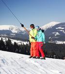 - Funpark a Snowpark na sjezdovce Javor - Večerní lyžování na sjezdovkách Javor 1, 2 (2x1,3 km) - Trať obřího slalomu s časomírou na sjezdovce Klondike 1 - Top Speed sjezdová trať s měřením