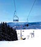 lokality s pojízdnými koberci a dětskými vleky Vyzkoušejte vše na jednom místě. Zažijte atmosféru kompaktního lyžařského centra se širokými sjezdovkami pro pohodové lyžování.