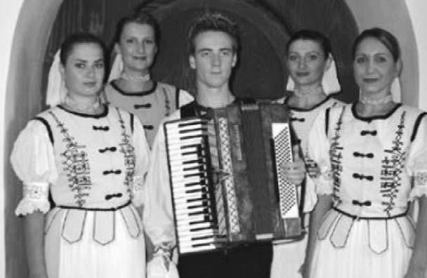 Publicistika/Inzercia 7 Stálice folklórneho neba Zdroj fotografie: http://sk.gravatar.com/lelijahe#pic-0 HUMENNÉ. Každé dobré umenie je aktom proti smrti, je aktom proti zániku a zabudnutiu.