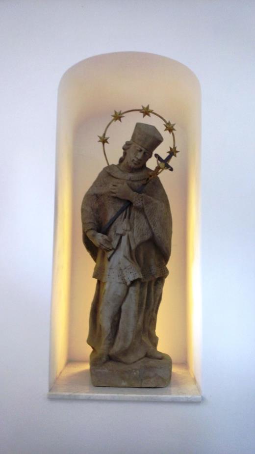 SOCHA SV. JANA NEPOMUCKÉHO Kulturní památka od 25. 8. 1994, r. č. ÚSKP: 12719/8-3831 Rok: přelom 18. a 19. století Místo: Římskokatolická farnost sv.