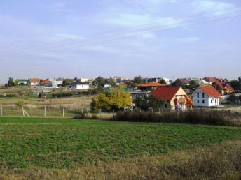 Cykloturistická trasa začína na sídlisku Klokočina a pokračuje cestou III. triedy smerom na obec Jarok. Od štartu po 500 m sa cyklista dostane na Lukov dvor (pozri trasu 1).