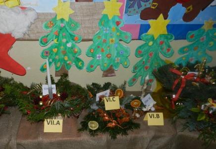 adventných venčekov či vianočných ikebán /na