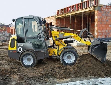 Kyvný kloub Všechny kolové nakladače Wacker Neuson mají kyvný kloub. Uzávěrka diferenciálu Všechny naftové kolové nakladače Wacker Neuson mají uzávěrku diferenciálu.