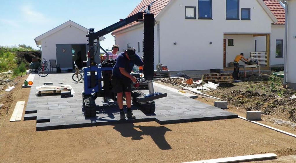 materiálem umístěna přímo na zdvihacích vidlicích stroje.