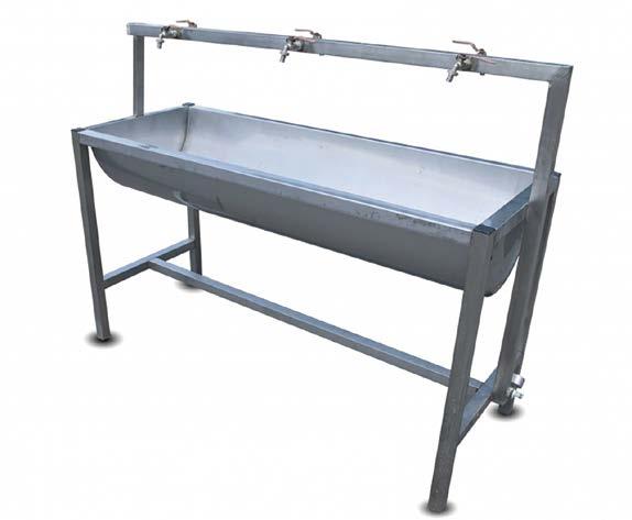 hmotnost 85 kg rozměry (d š v ) 110 110 85 cm Mycí stání pro 2 osoby je vhodné pro použití tam, kde není možnost napojení na vodu a odpad.