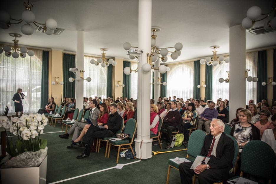Kruta Lewita MUDr. Horynová. Tito vybraní odborníci následně odpovídali na otázky, které po celou dobu sympózia mohli jednotliví účastníci klást.