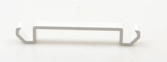 SVORKA 110 Clamp 110 Svorka slouží k vyztužení a zpevnění parapetního žlabu. Standardně se dodávají dva kusy na 2m délky lišty. The clamp is used to reinforce and strengthen the parapet trunk.