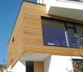 Přímo vybízí k tomu, abychom z něj vytvořili v interiérech i exteriérech designové skvosty nebo útulná zákoutí. Jako přírodní materiál má dřevo i své specifické vlastnosti.