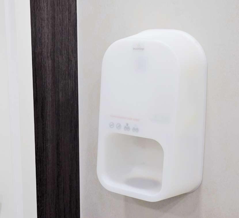 4.3. Postup pro hygienickou dezinfekci rukou Vtírání alkoholového dezinfekčního prostředku v množství cca 3 ml po dobu 30-60 sekund do suché pokožky rukou do úplného