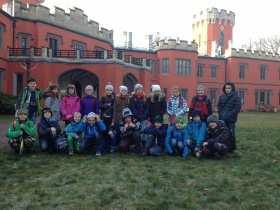 ADVENTNÍ HRÁDEK U NECHANIC 4. 12. 2015 vyjely čtvrté třídy na exkurzi do zámku Hrádek u Nechanic. Zámek byl vánočně vyzdoben a děti se seznámily s tradičními ozdobami jako je např.