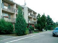3600000 Kč Prodej RD 6+1 a 2+1 s bazénem v Bohu tíně, okres Šumperk Zast pl 180 m 2, celk pl 1547 m 2 Cena: 5,870000 Kč Prodej chalupy s uzavřeným dvorem v obci Albrechtice
