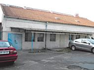 stodolou k rek nebo demolici, ZP 660 m 2, zahrada 343 m 2 Cena